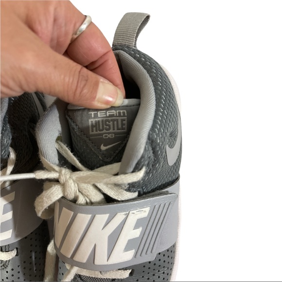 NIKE TEAM HUSTLE shoes - Picture 4 of 7
